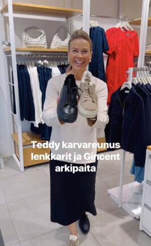 Arkipaita ja karvareunus lenkkarit