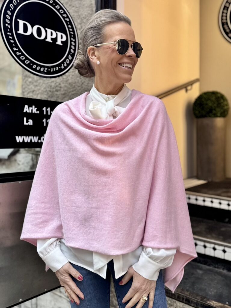 Doppwoman poncho; rosa