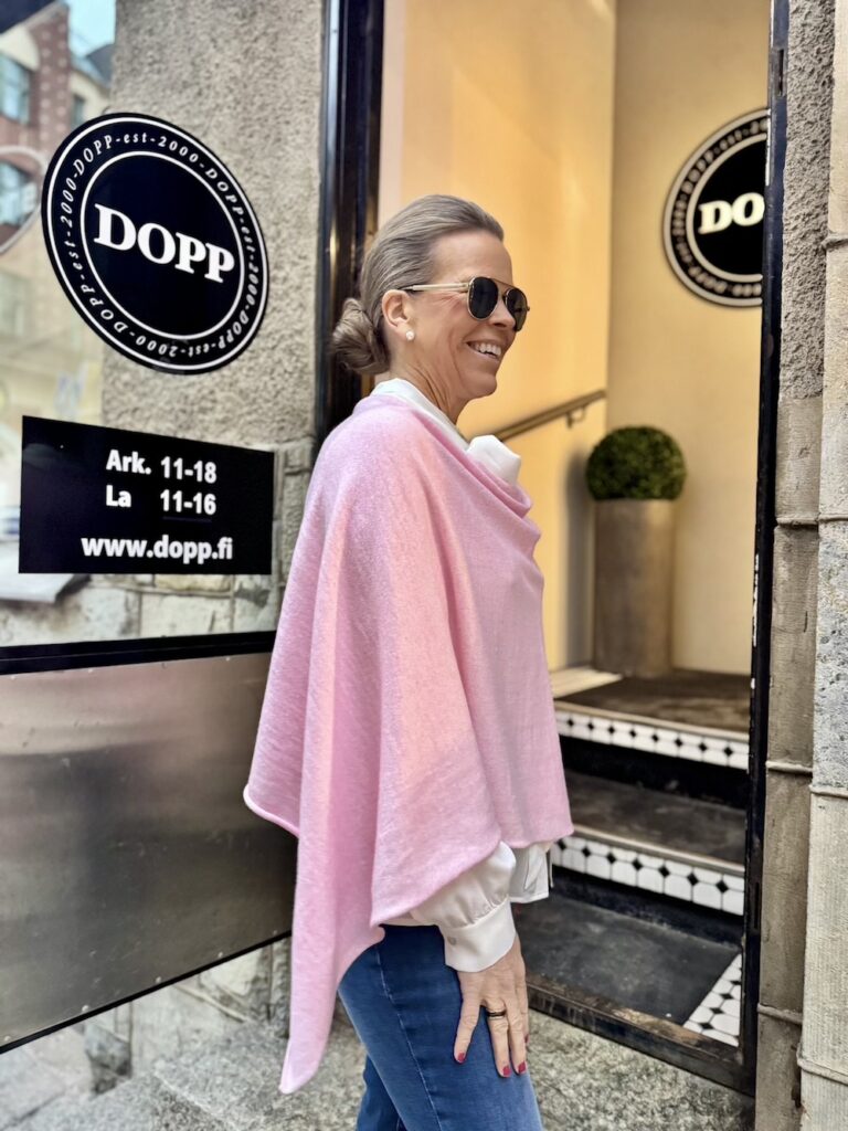 Doppwoman poncho; rosa - Image 4