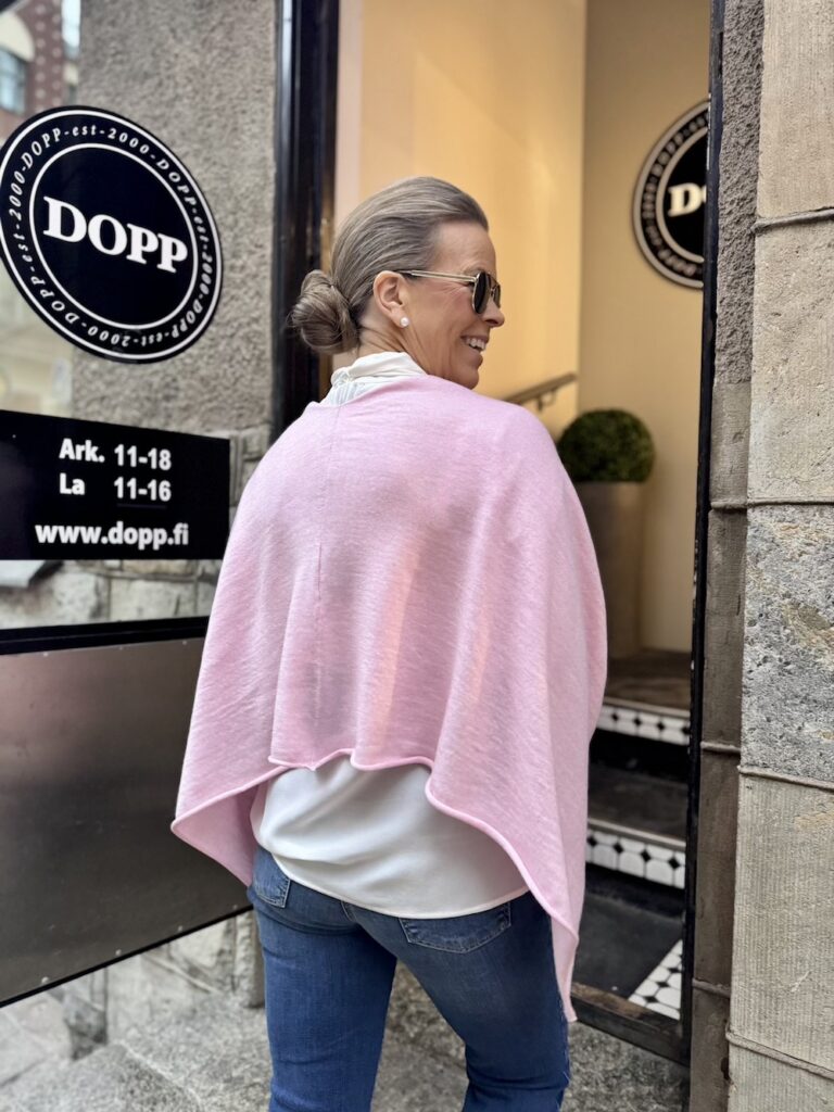 Doppwoman poncho; rosa - Image 5